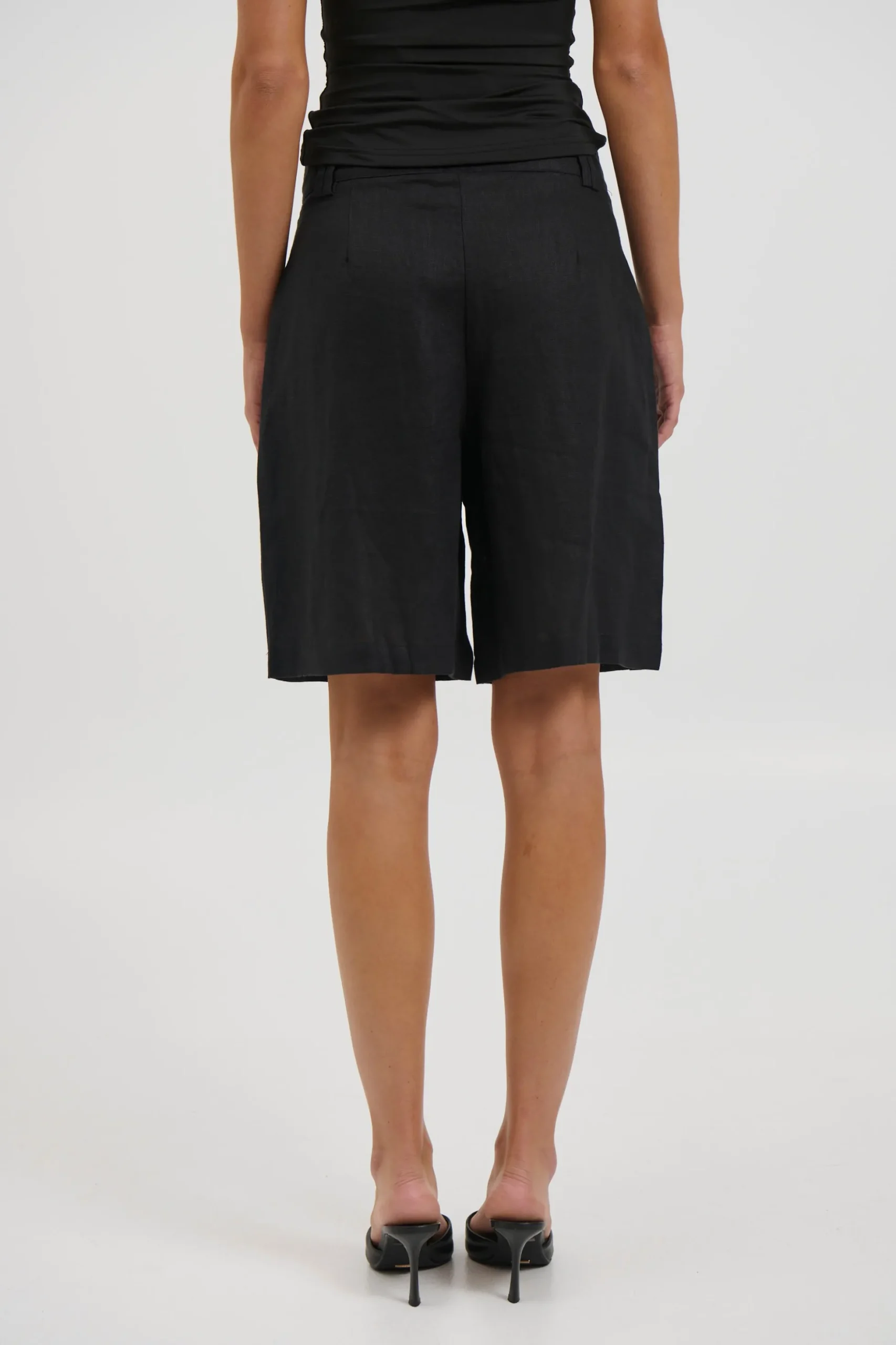 Dora Linen Short Black