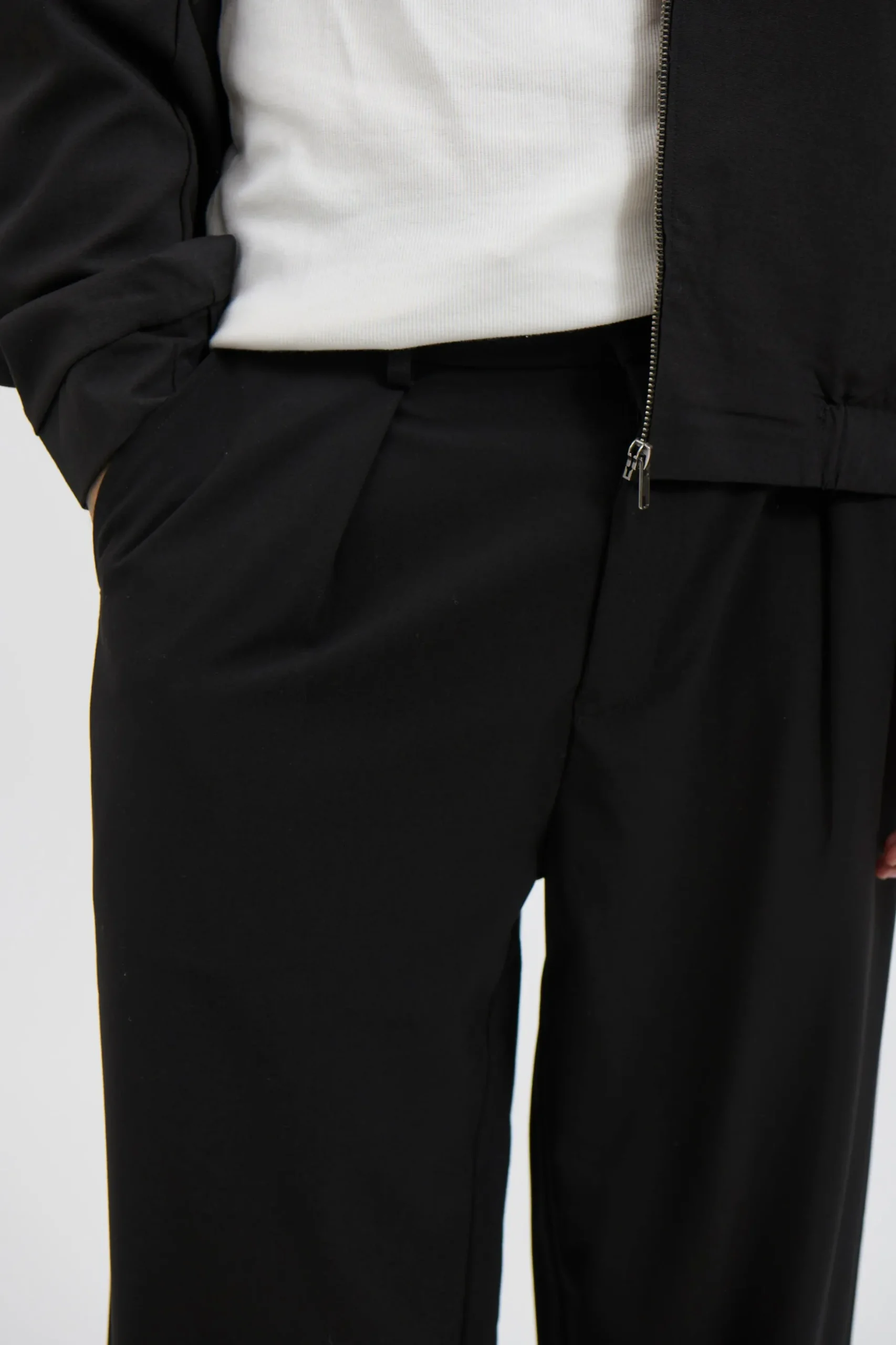 Lenny Pleat Straight Pant Black