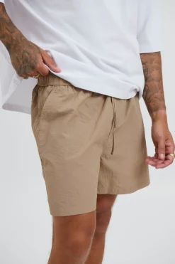 Nolan Trunk Tan