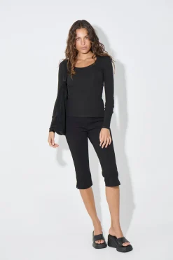 Olive Capri Black