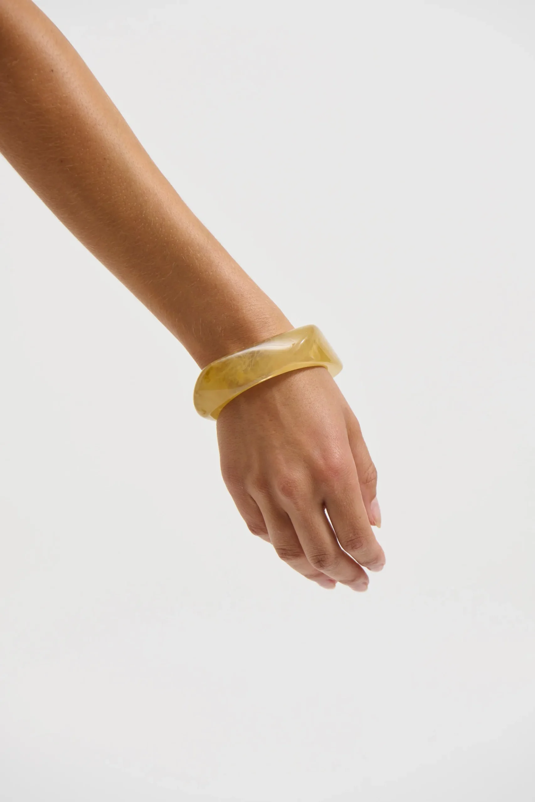 Ostini Bangle Milk