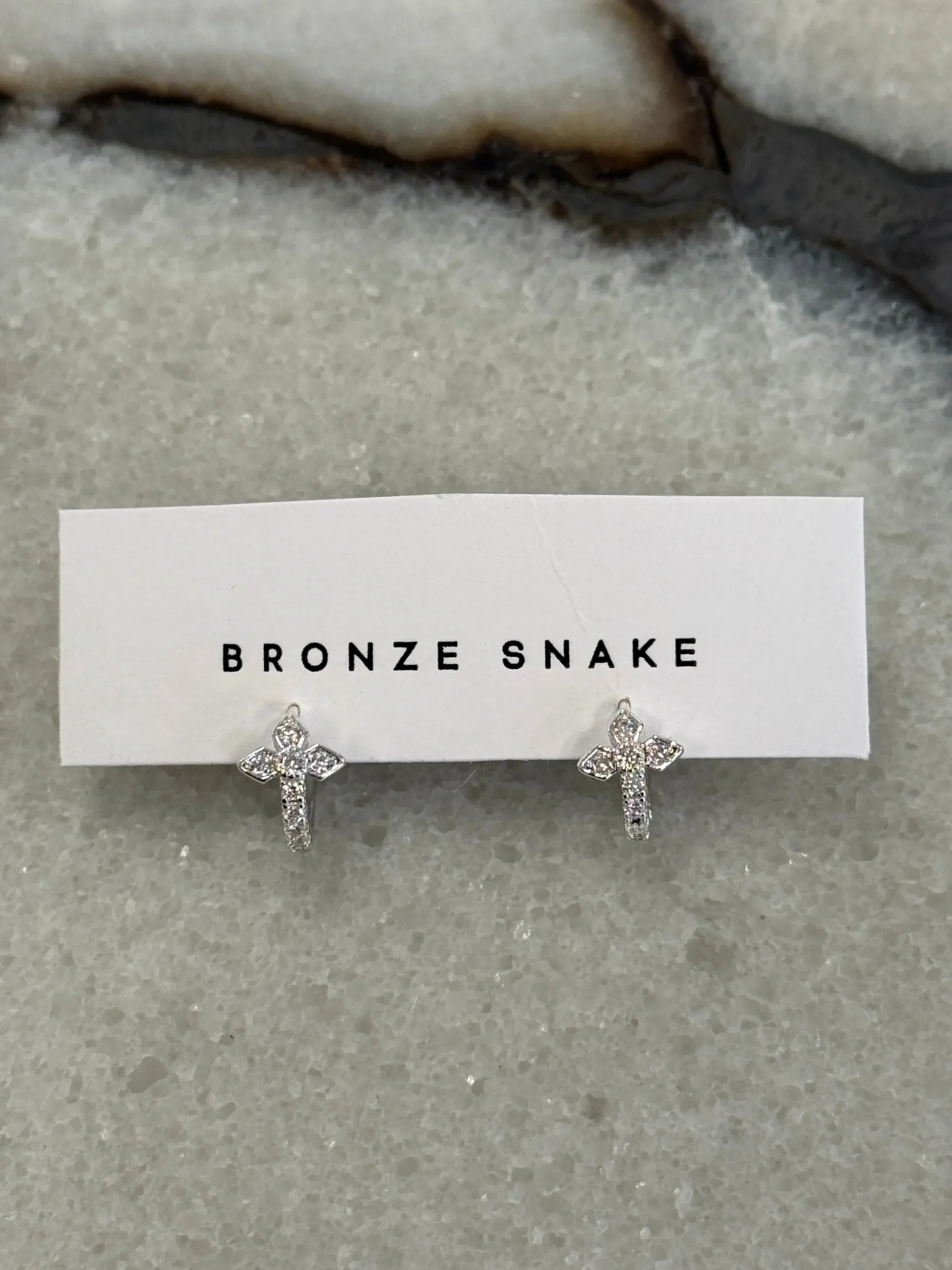 Petit Diamante Huggie Silver