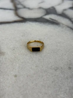 Signet Pinky Ring Gold
