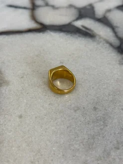 Statement Signet Ring Gold