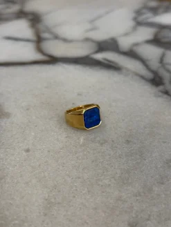 Stone Signet Ring Gold