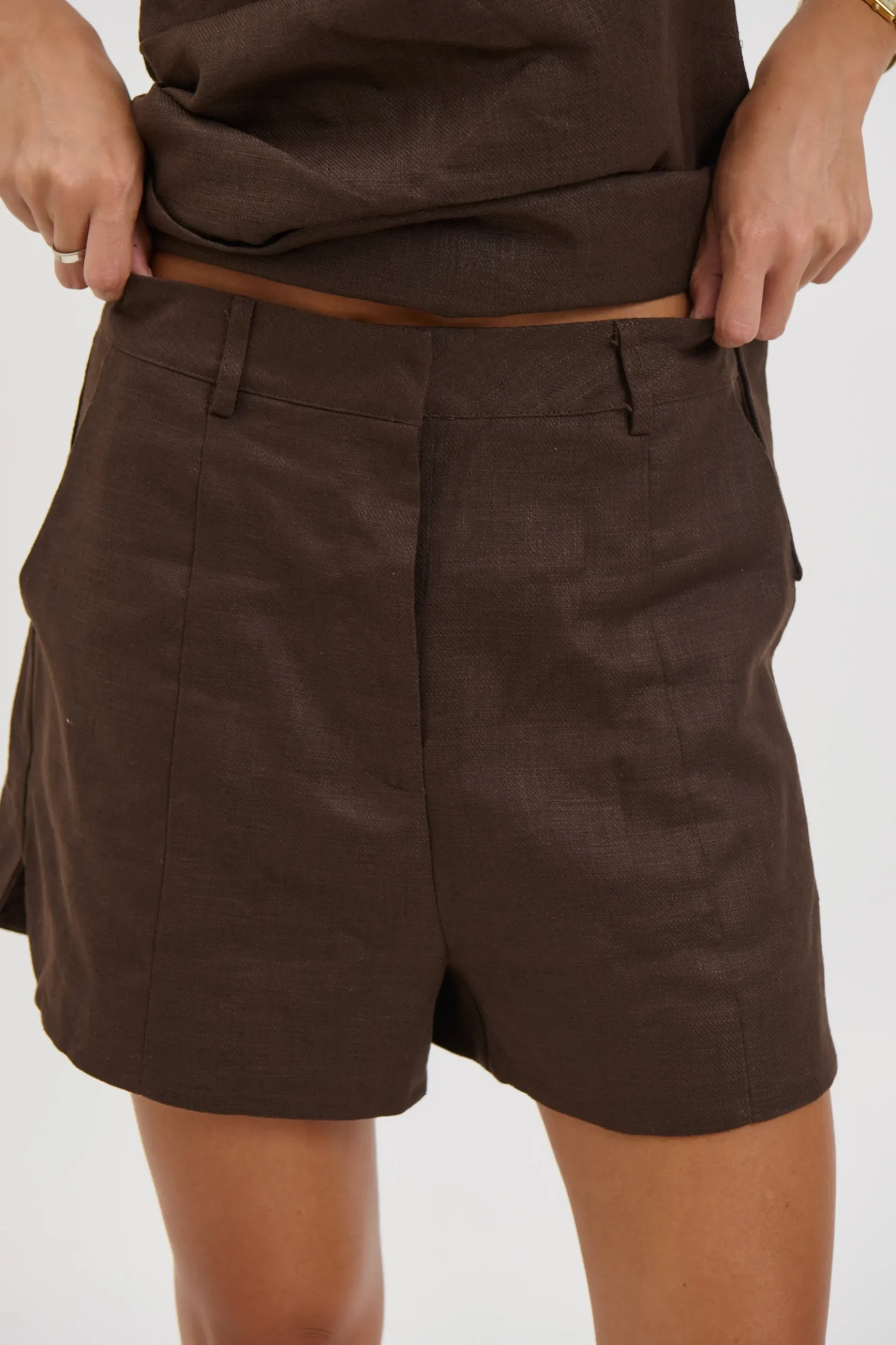 Veena Short Chocolate