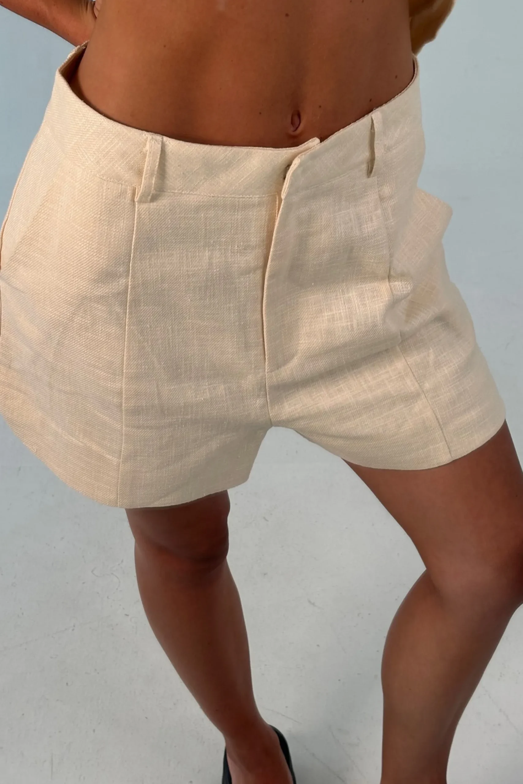 Veena Short Cream